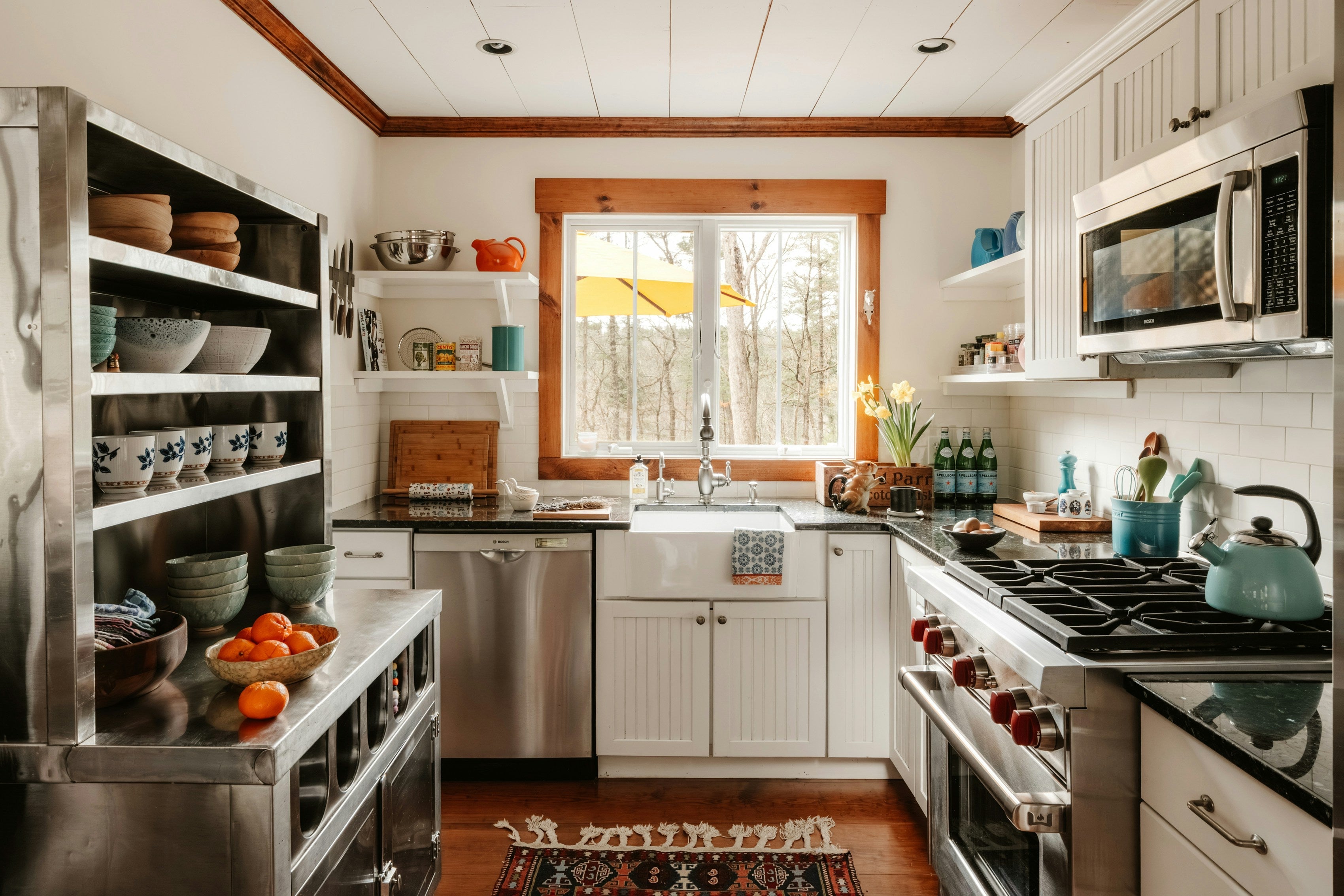 Kitchen & Dining
